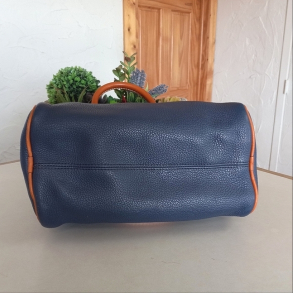 Dooney & Bourke, R28 AF, Boston Bag in Airforce Blue!!! - Picture 5 of 13